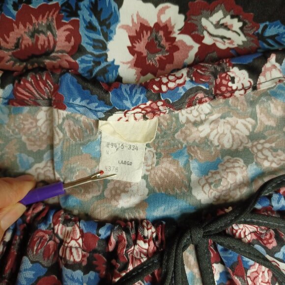 Vintage 70s Dark Floral Loose Fit Top, M/L - Picture 8 of 8